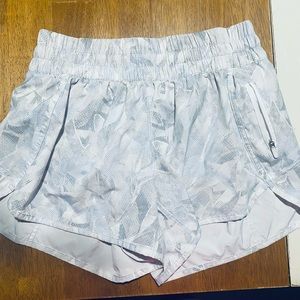 Lululemon hotty hot shorts!